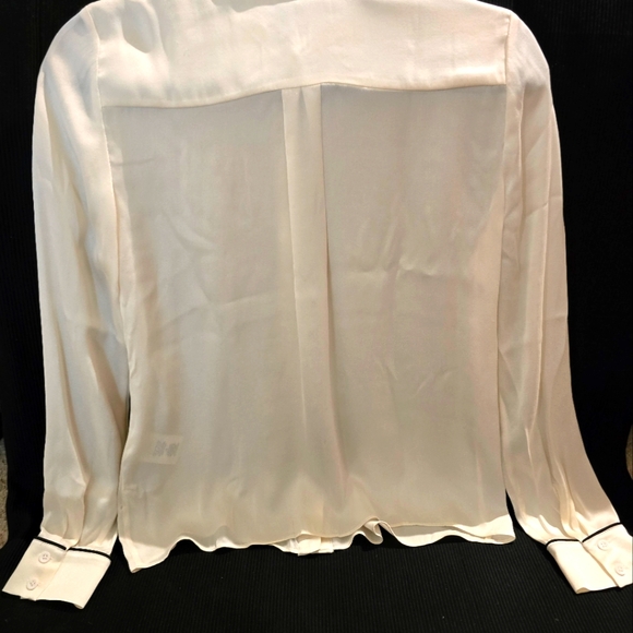 Alice & Olivia XS Cream Silk Blouse with Black Silk Piping & Hidden Buttons - Picture 3 of 6
